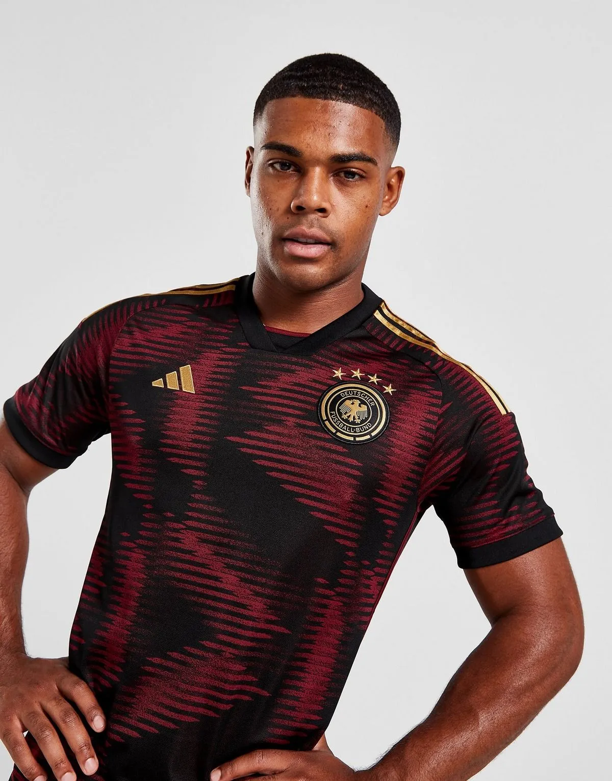camiseta_alemania_suplente_2022_tres