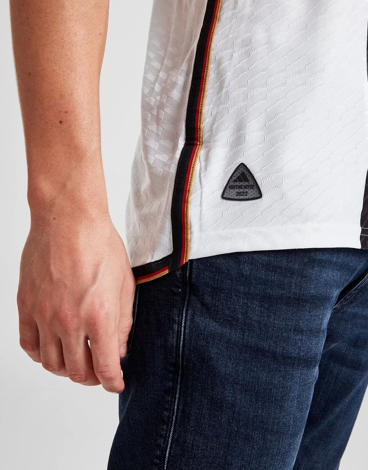 camiseta_alemania_titular_2022_cuatro