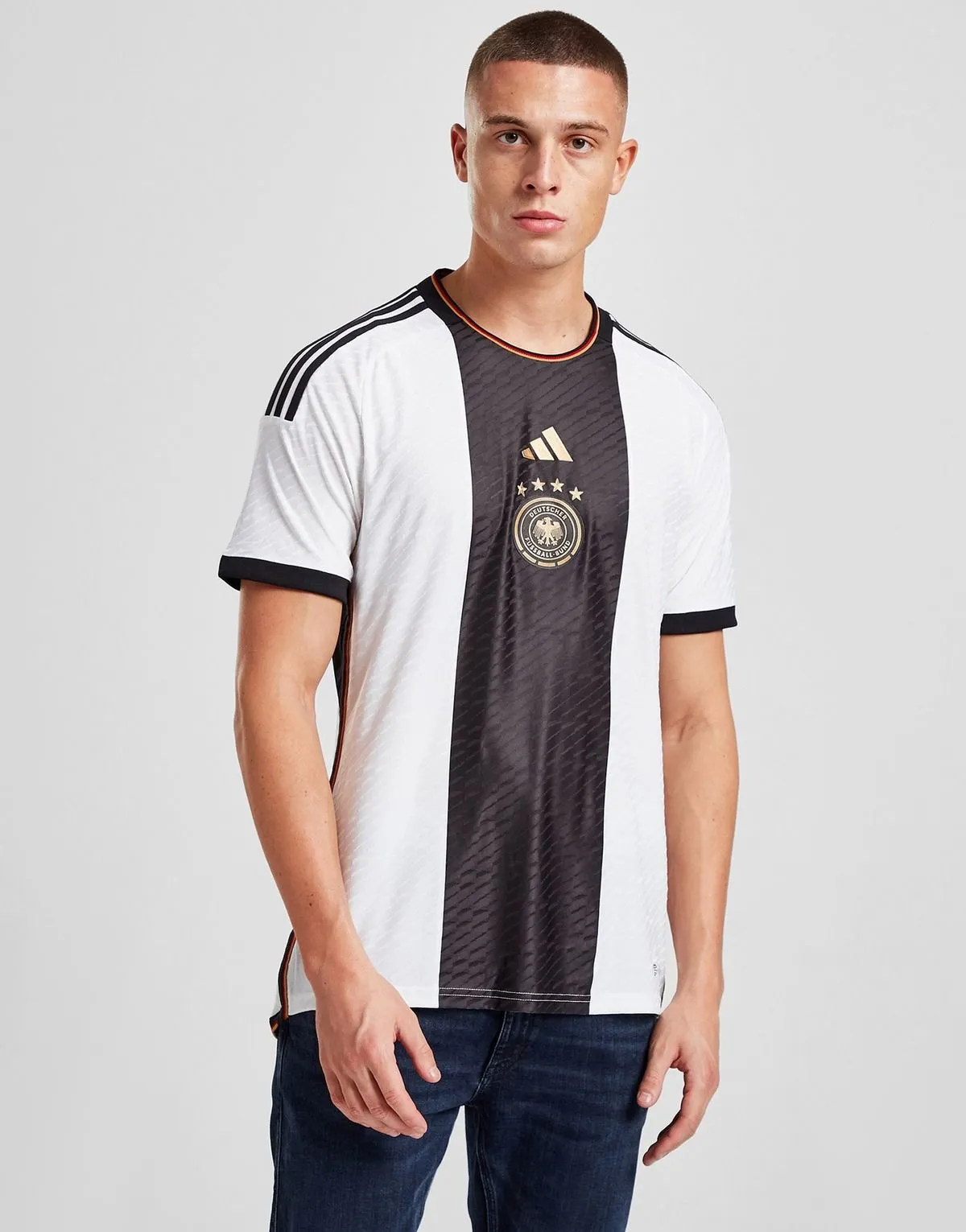 camiseta_alemania_titular_2022_tres