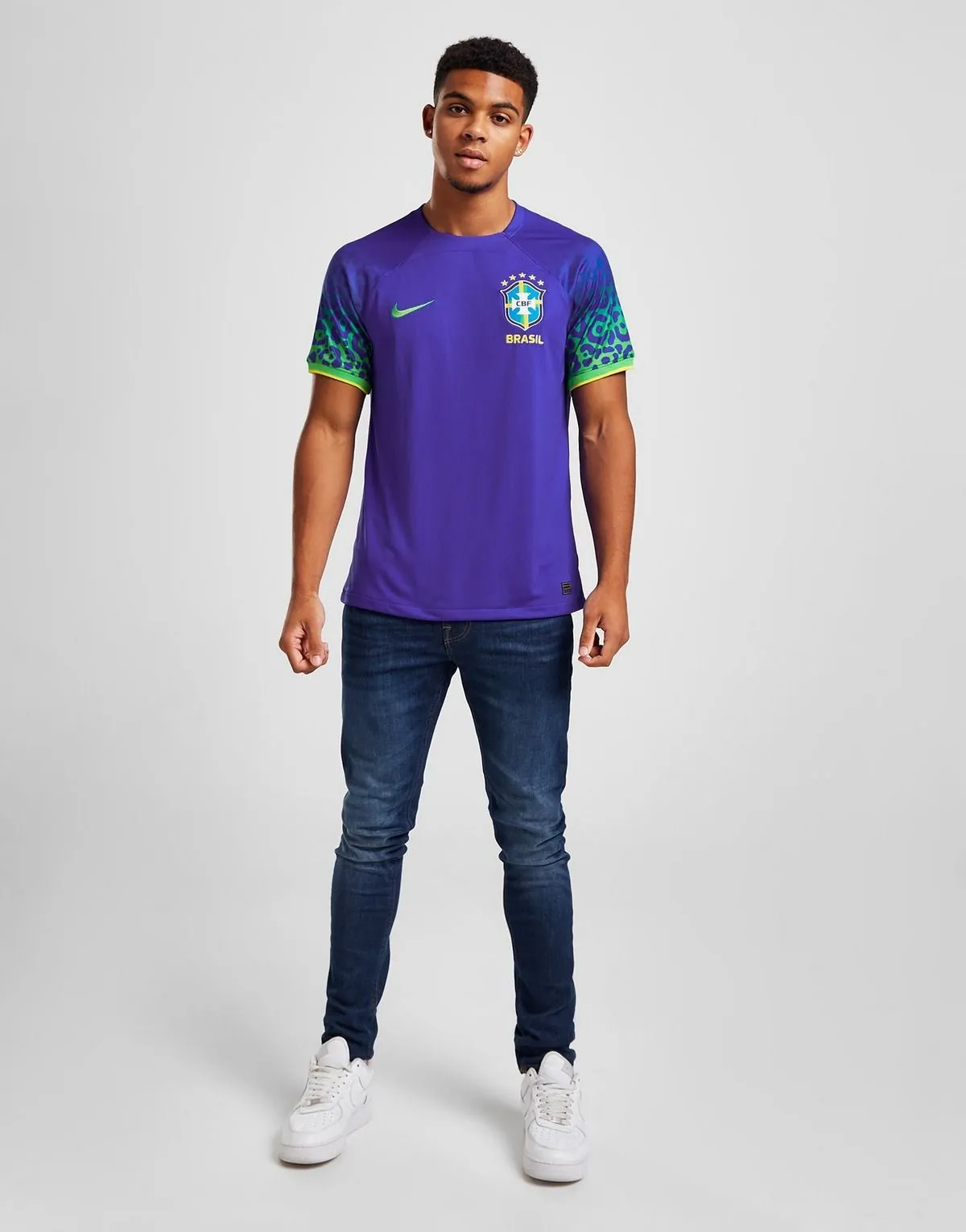 camiseta_brasil_suplente_2022_cuatro