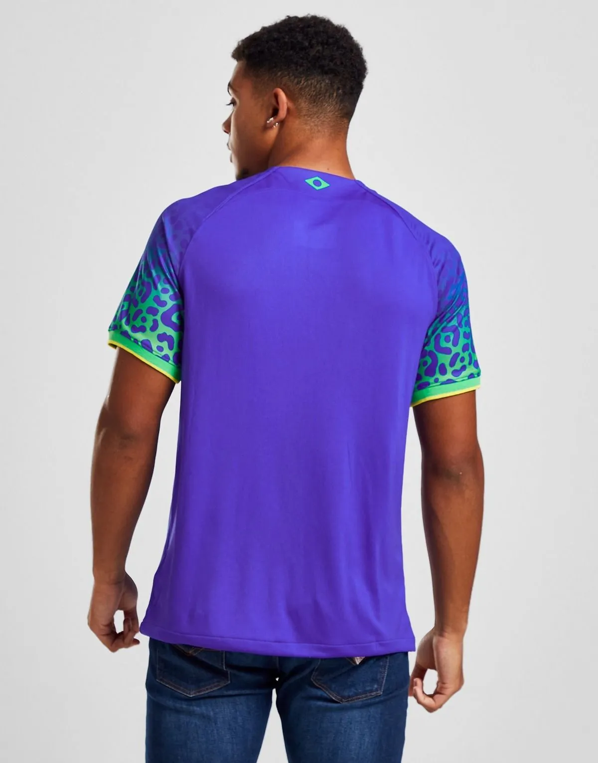 camiseta_brasil_suplente_2022_dos