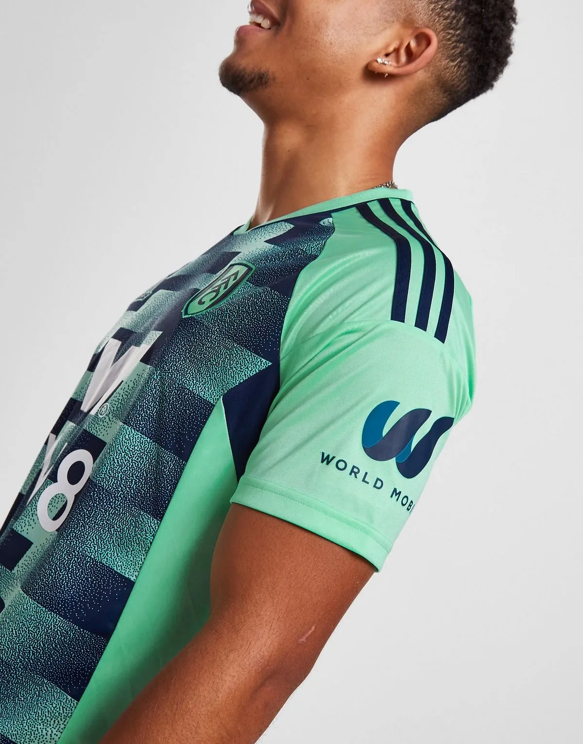 camiseta_fulham_segunda_equipacion_22-23_tres