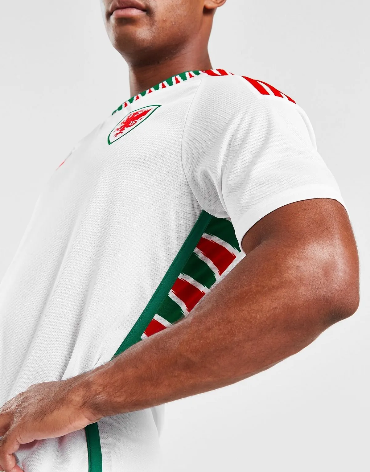 camiseta_gales_suplente_2022_cuatro