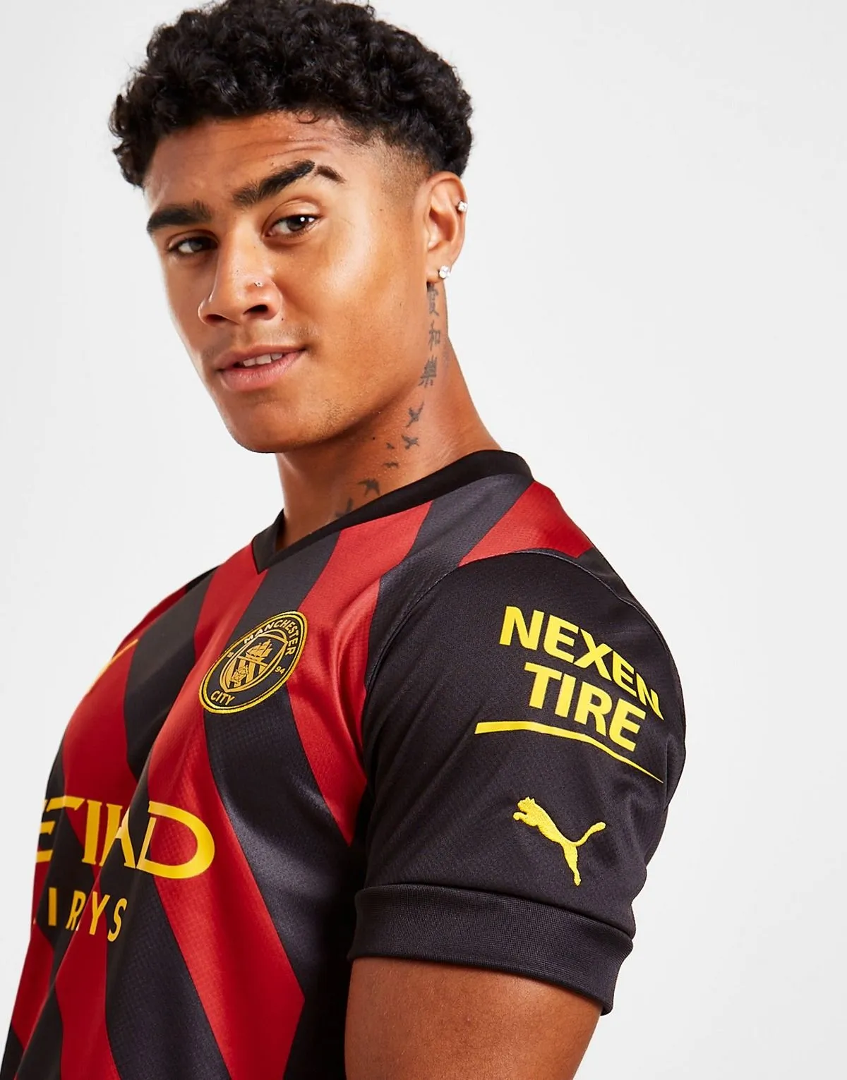 camiseta_manchester_city_segunda_equipacion_22-23_tres