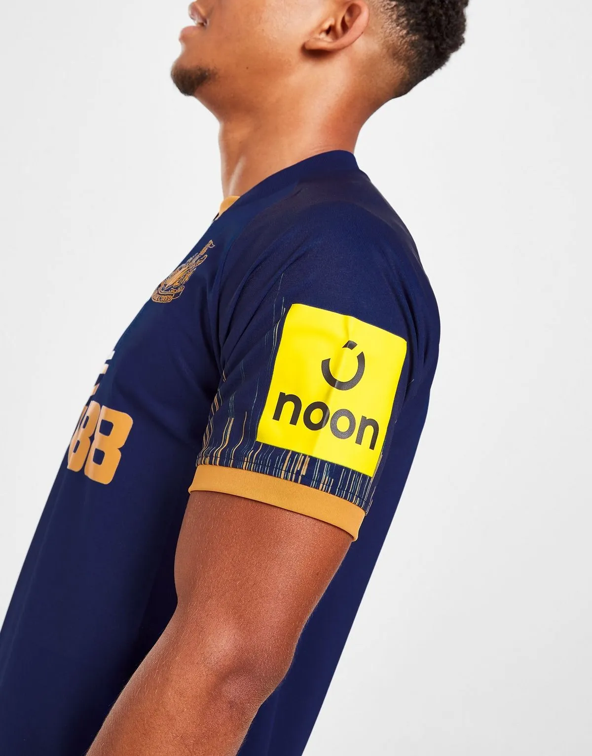 camiseta_newcastle_united_segunda_equipacion_22-23_tres