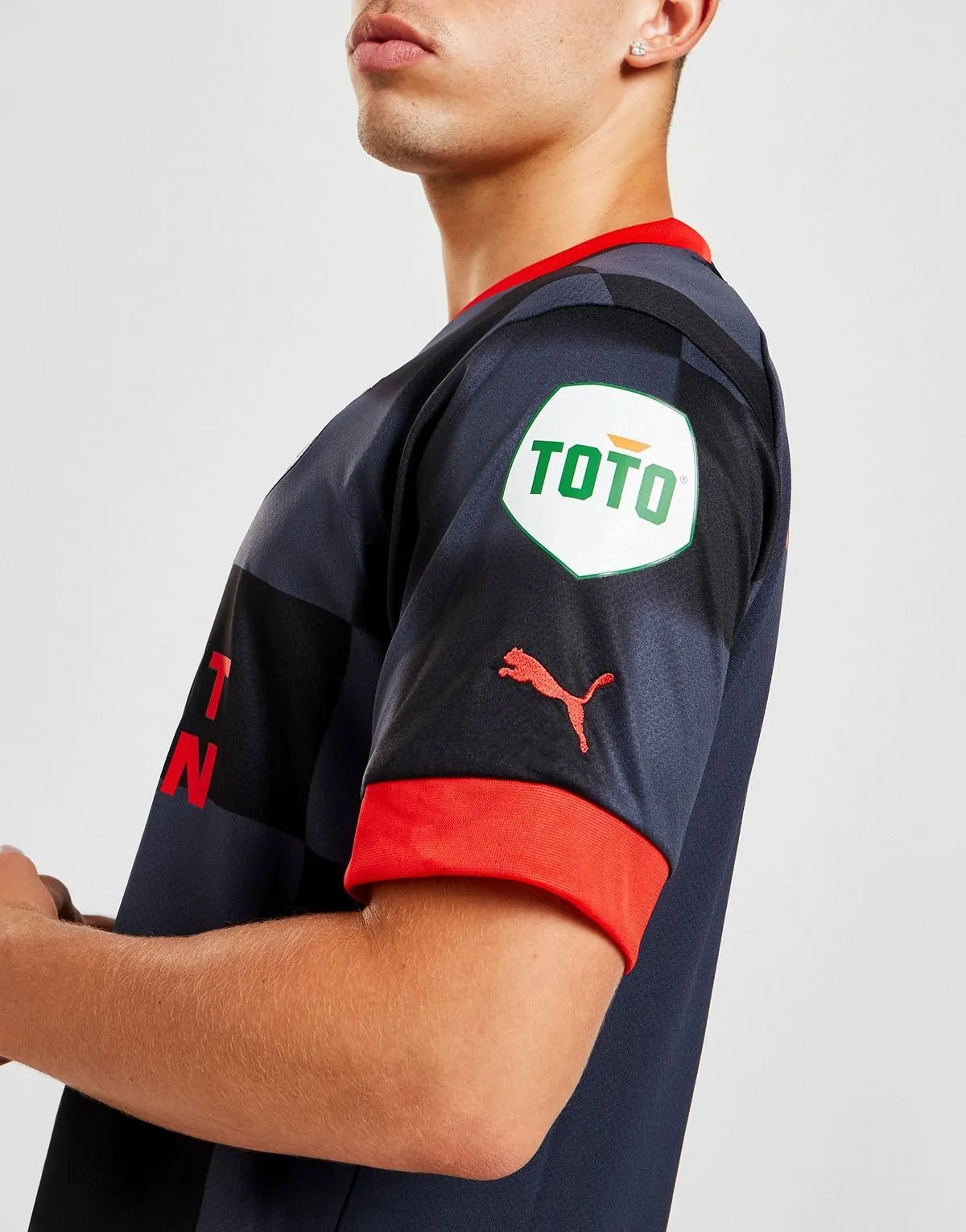 camiseta_psv_segunda_equipacion_22-23_tres