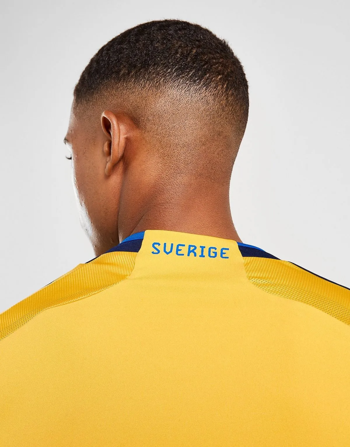 camiseta_suecia_titular_2022_cuatro