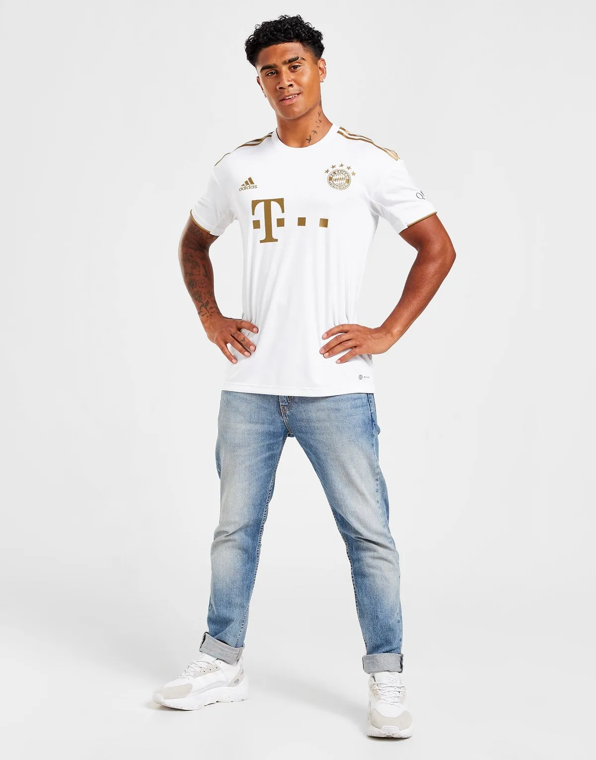 camiseta_bayern_munich_suplente_22-23_cinco