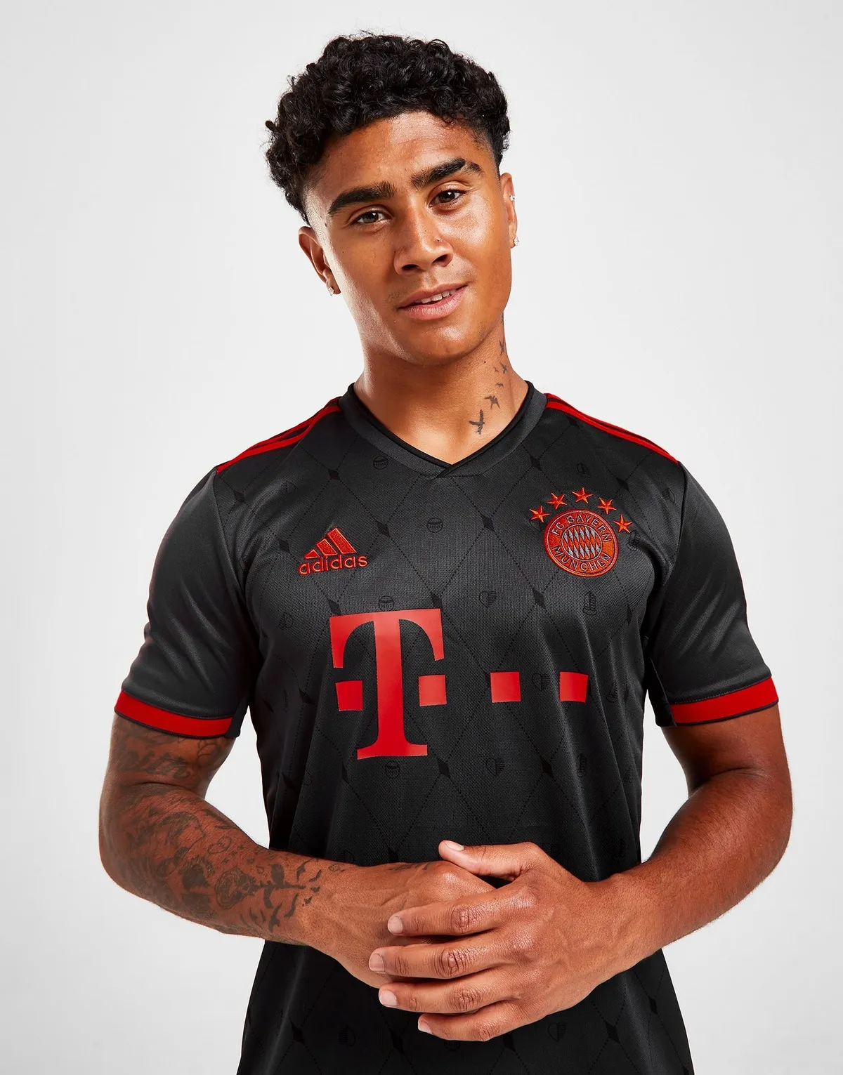 camiseta_bayern_munich_tercera_negra_tres