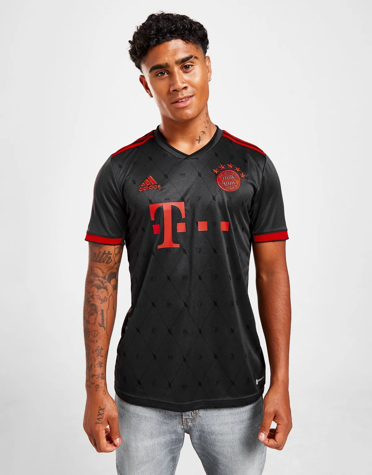 camiseta_bayern_munich_tercera_negra_uno