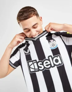 camiseta_newcastle_united_primera_equipacion_23-24_frontal (2)