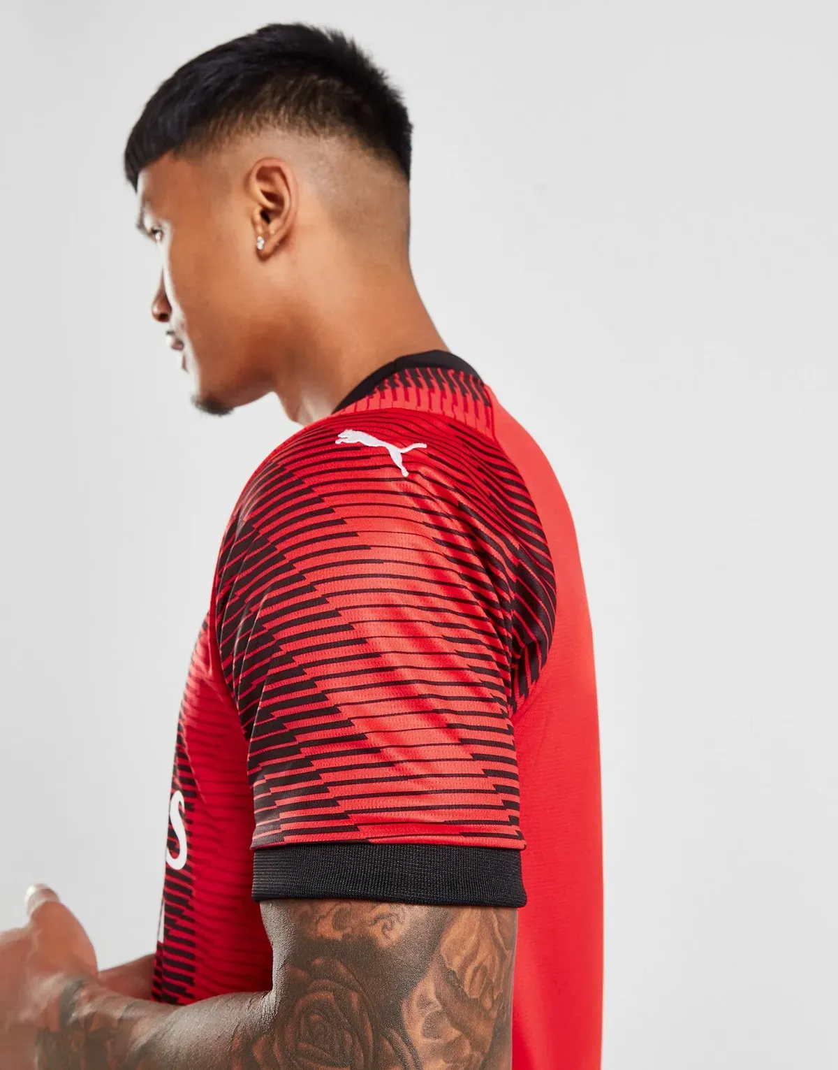 camiseta_ac_milan_primera_equipacion_23-24_latetal