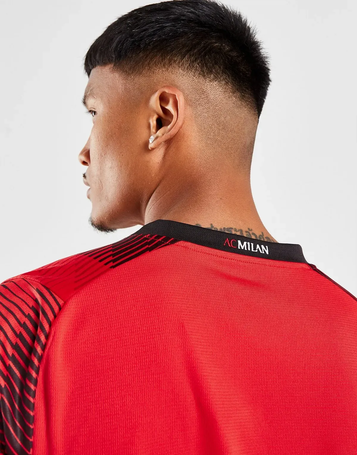 camiseta_ac_milan_primera_equipacion_23-24_nuca