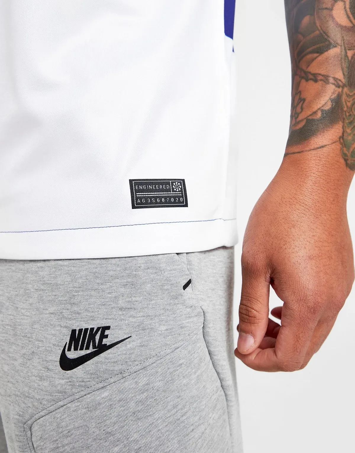 camiseta_atletico_madrid_segunda_equipacion_23-24_detalle