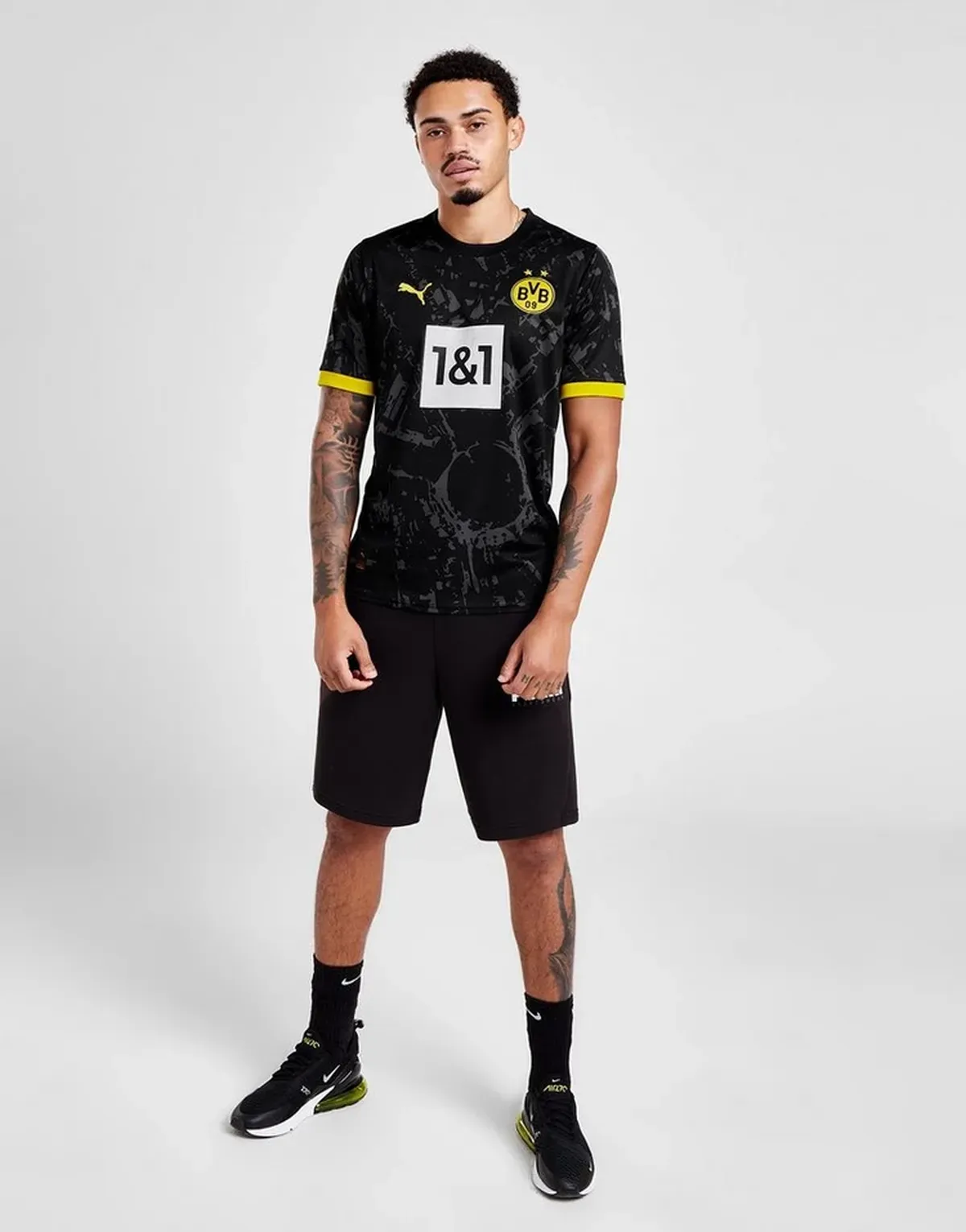 camiseta_borussia_dortmund_segunda_equipacion_23-24_modelo