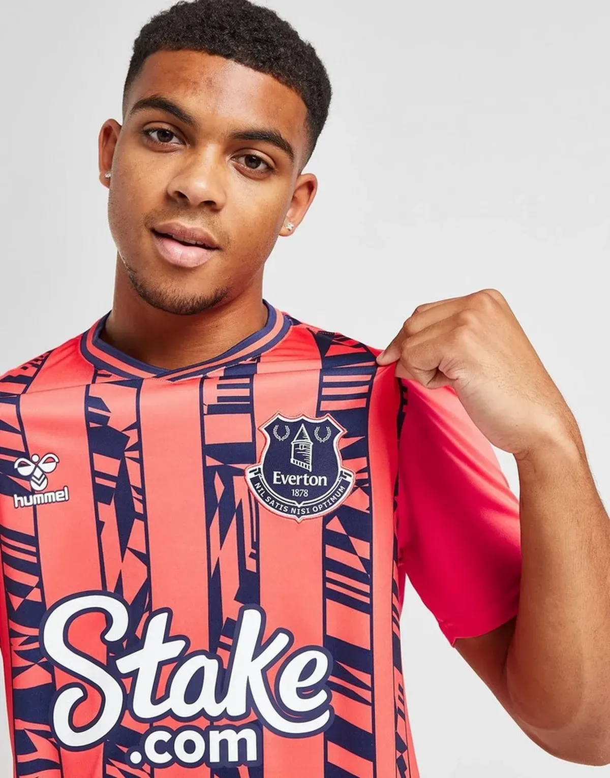 camiseta_everton_fc_segunda_equipacion_23-24_escudo