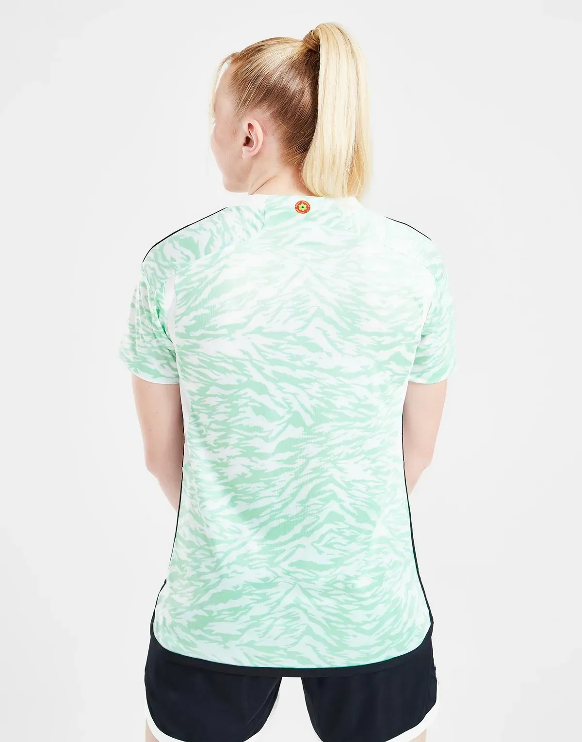 camiseta_gales_reserva_mujer_2023_espalda