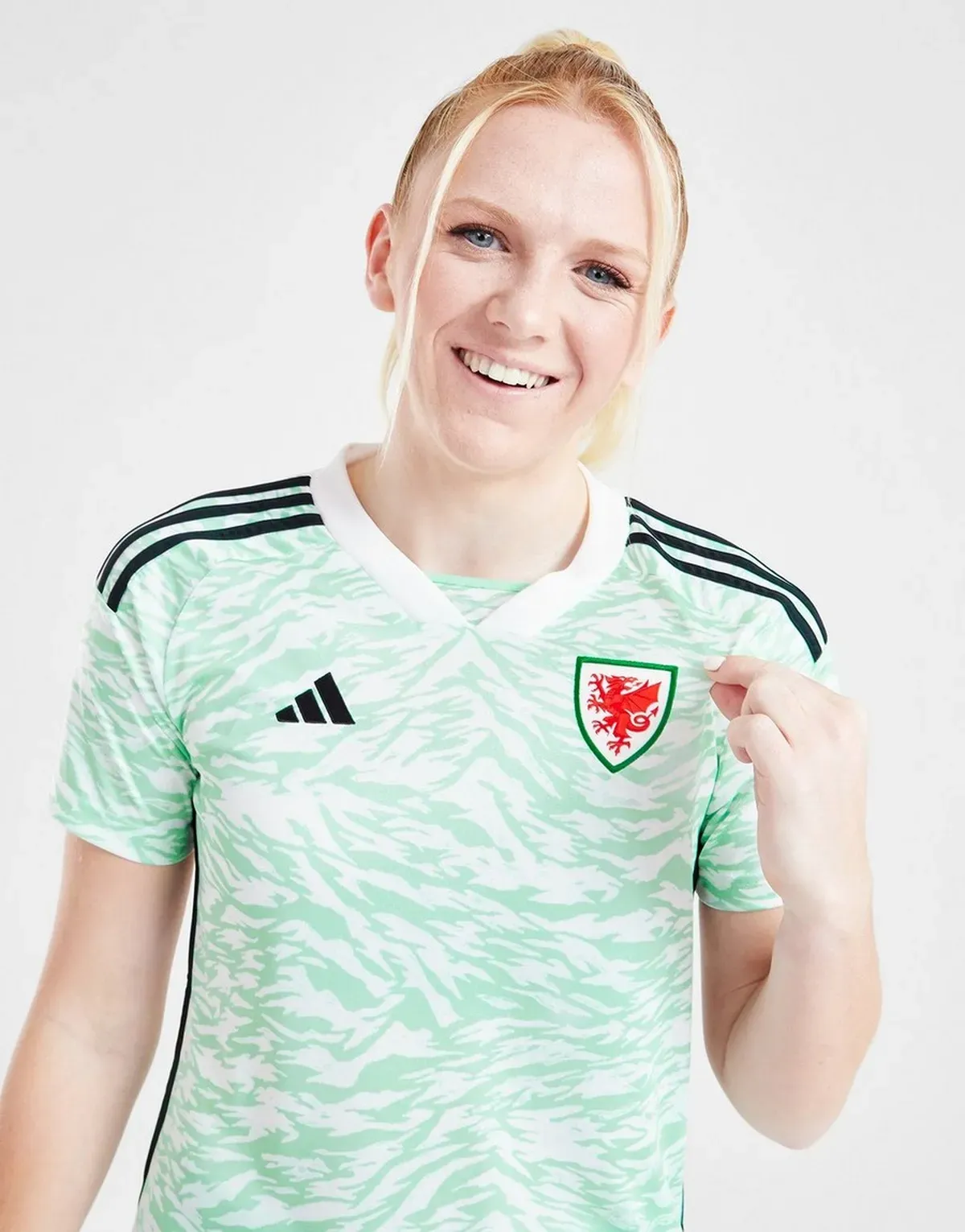camiseta_gales_reserva_mujer_2023_principal