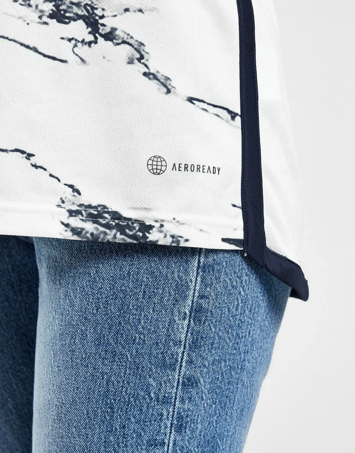 camiseta_italia_reserva_mujer_2023_detalle