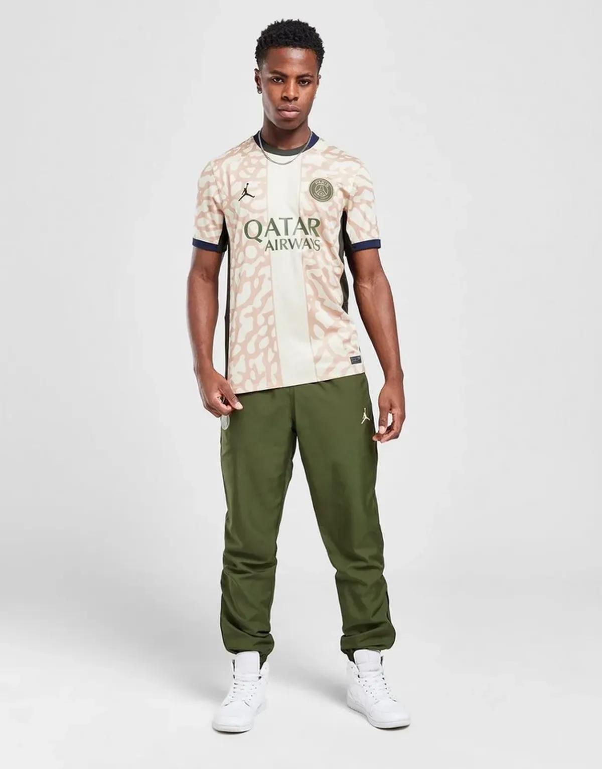 camiseta_jordan_psg_23-24_modelo