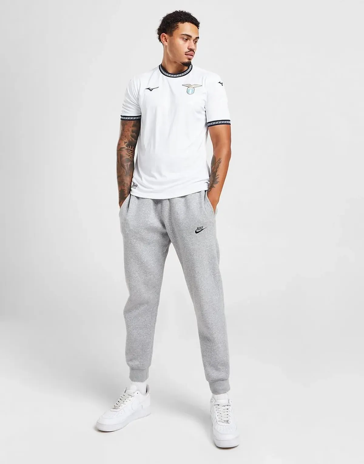camiseta_lazio_tercera_equipacion_23-24_modelo