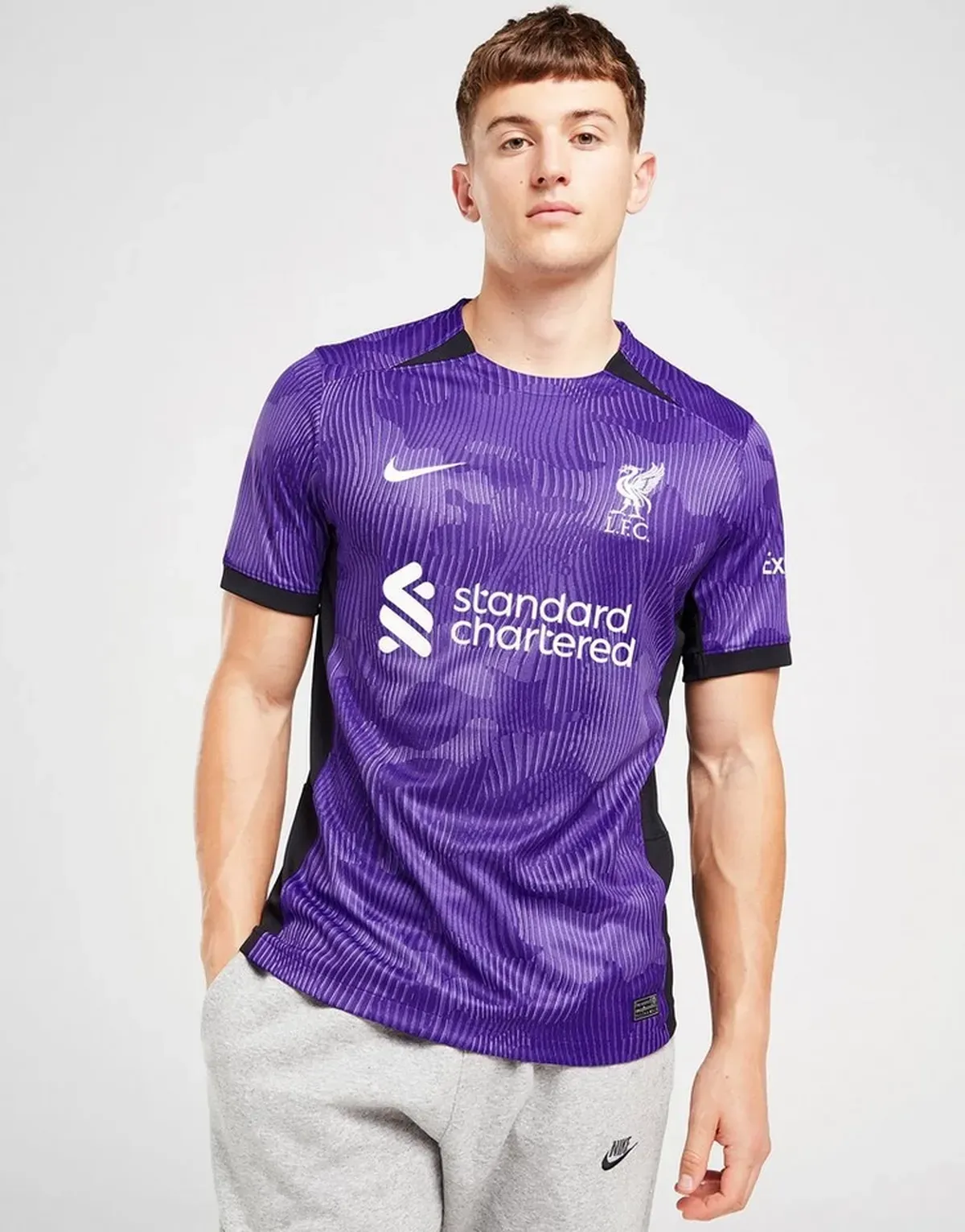 camiseta_liverpool_tercera_equipacion_23-24_frontal