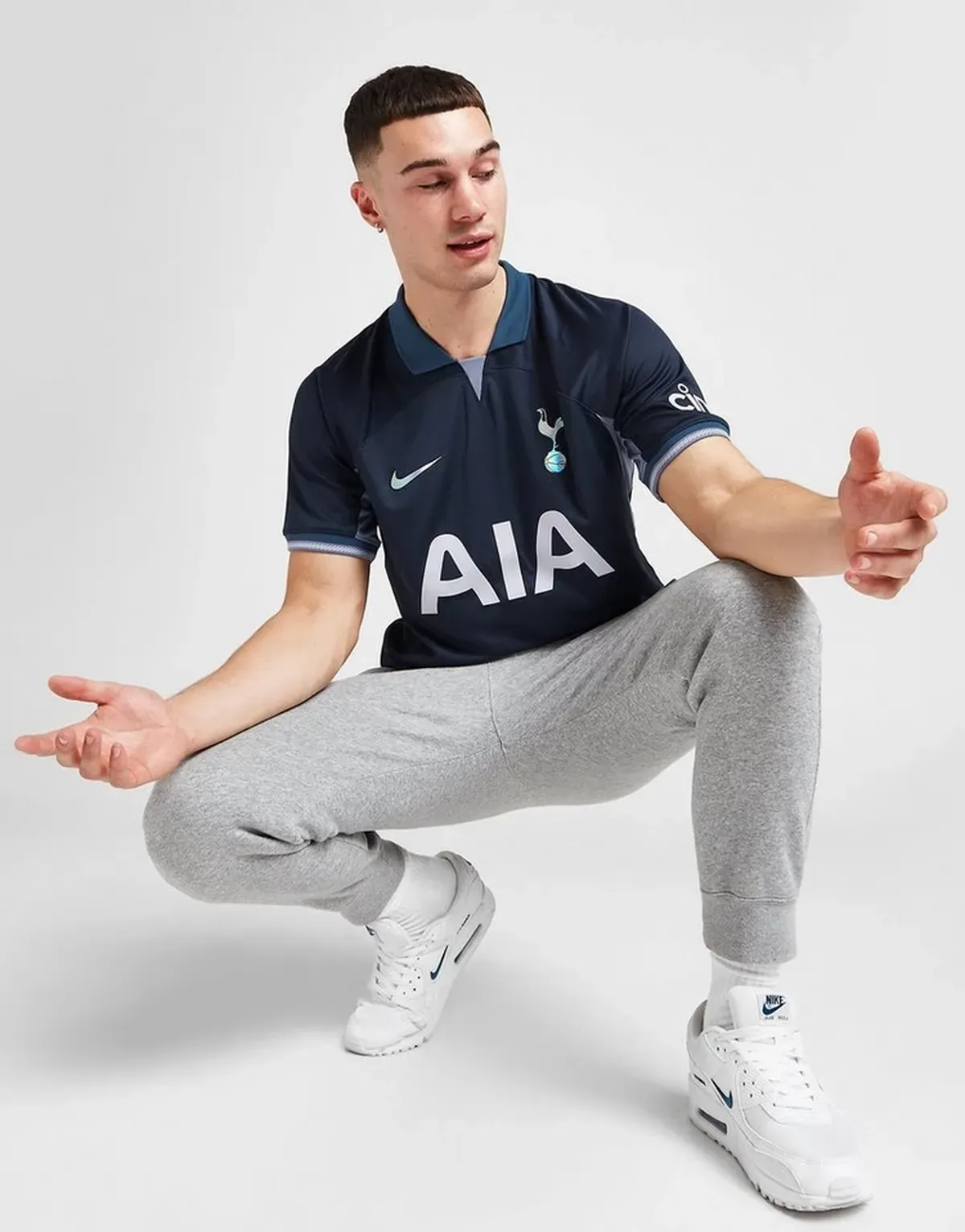 camiseta_tottenham_hotspur_segunda_equipacion_23-24_modelo