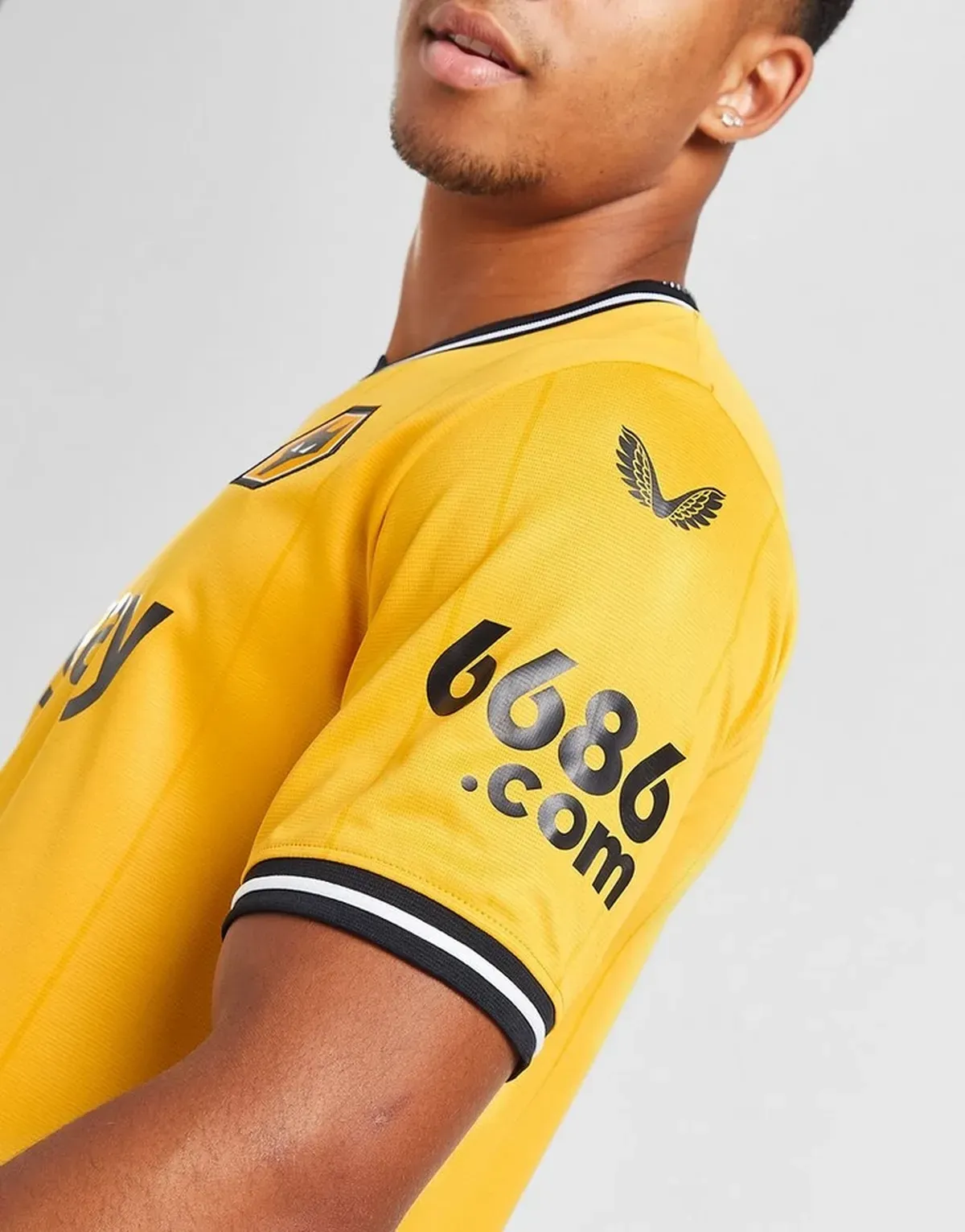camiseta_wolverhampton_wanderers_fc_primera_equipacion_23-24_lateral