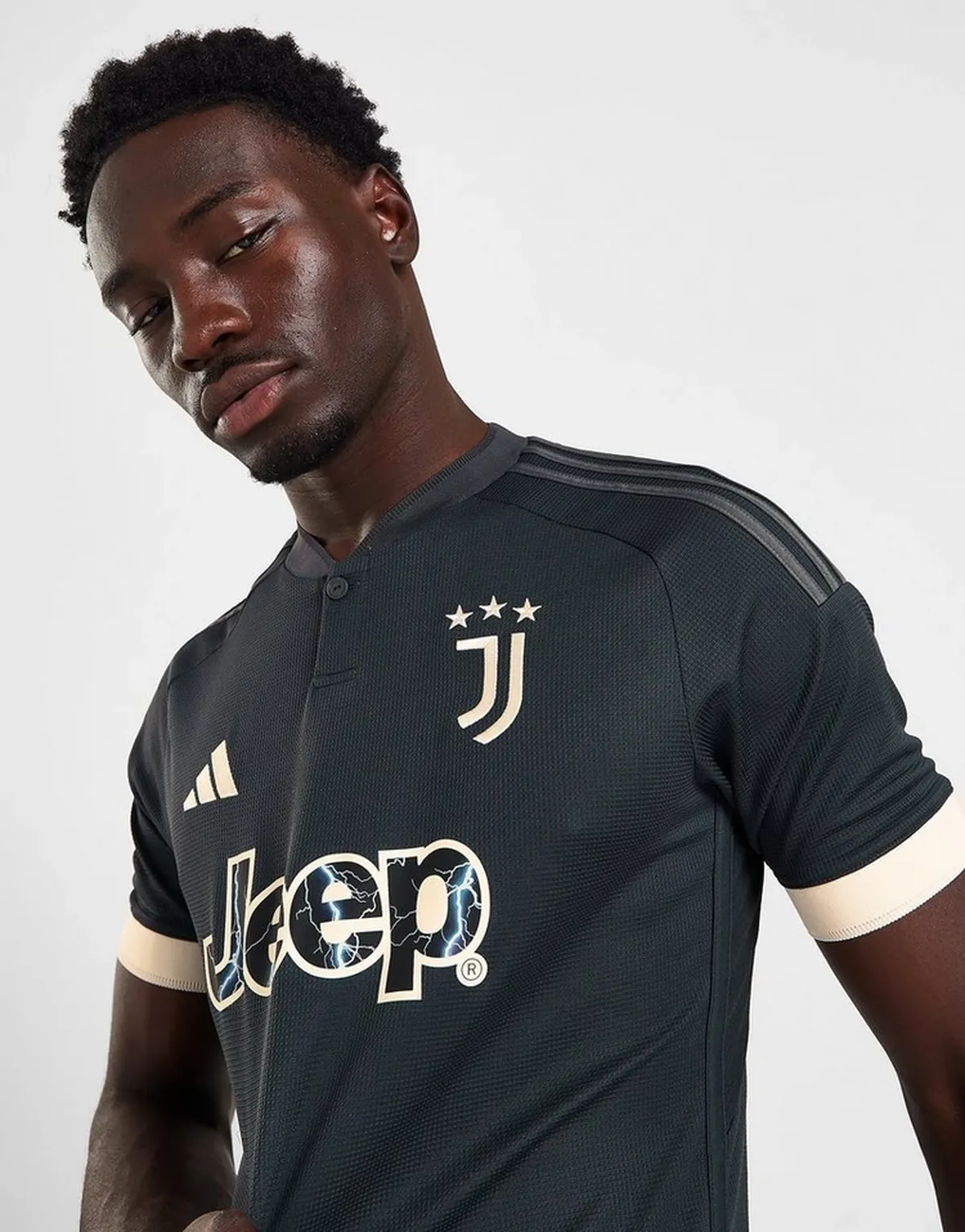 juventus_tercera_equipacion_23-24_frontal