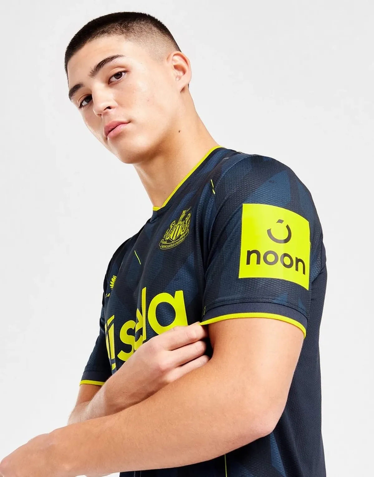 newcastle_united_tercera_equipacion_23-24_lateral