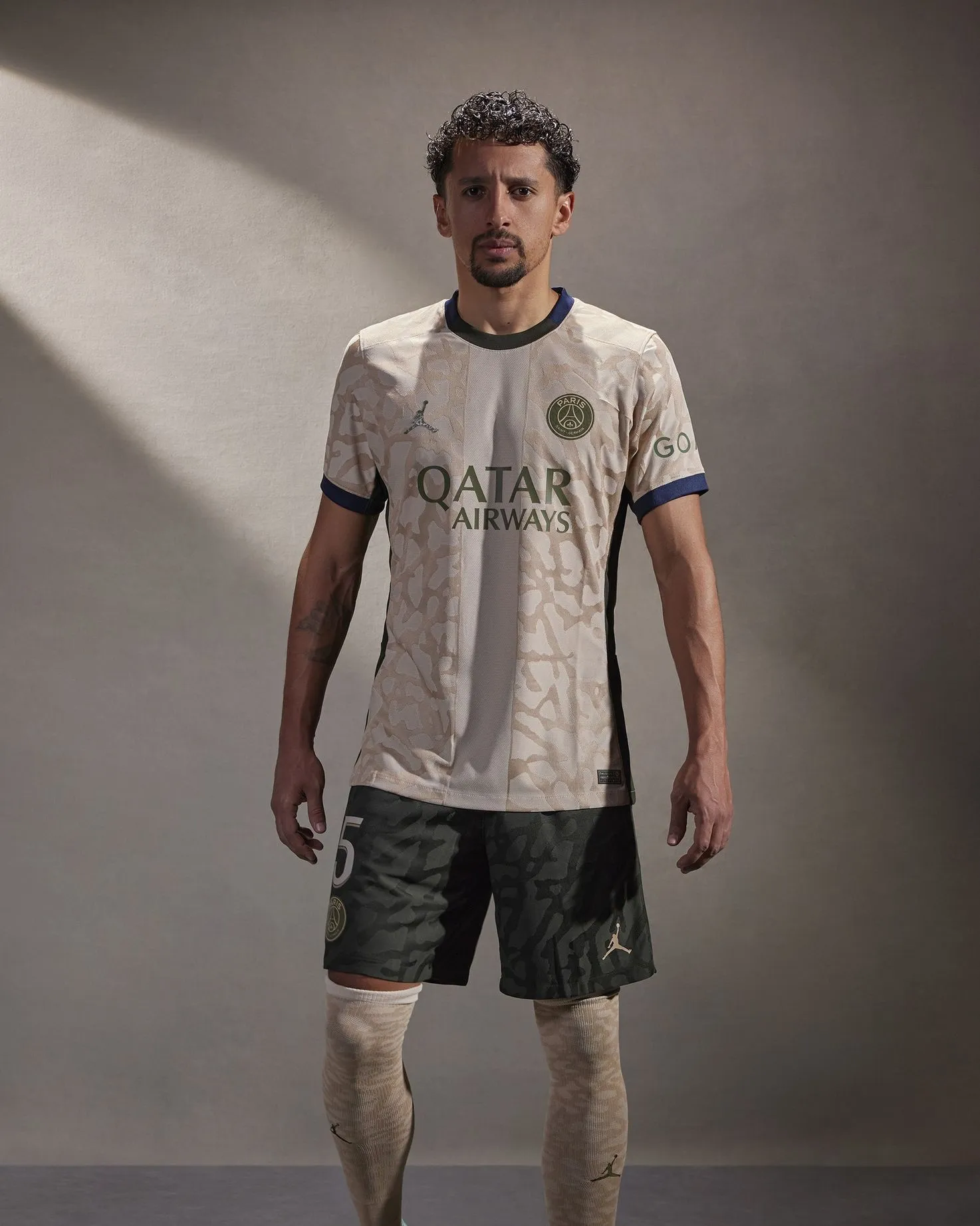 psg_2024_jorda_cuarta_equipacion_siete