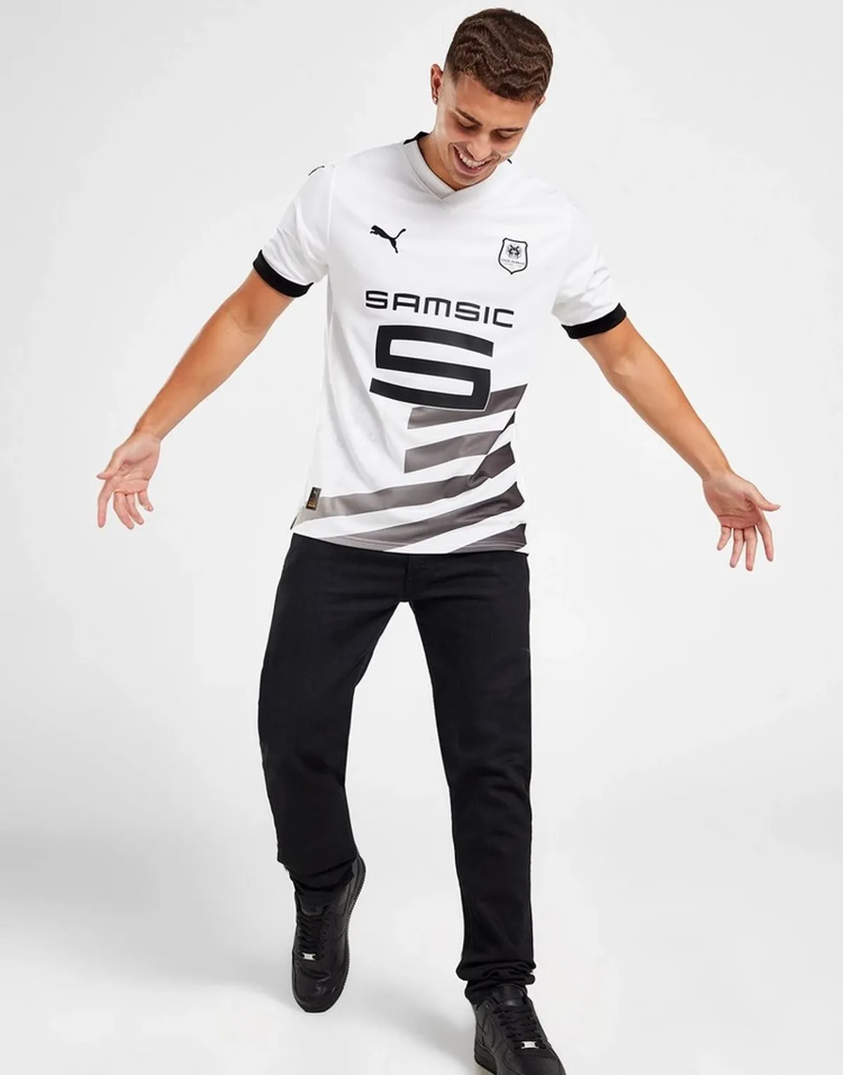 stade_rennais_fc_segunda_equipacion_23-24_modelo