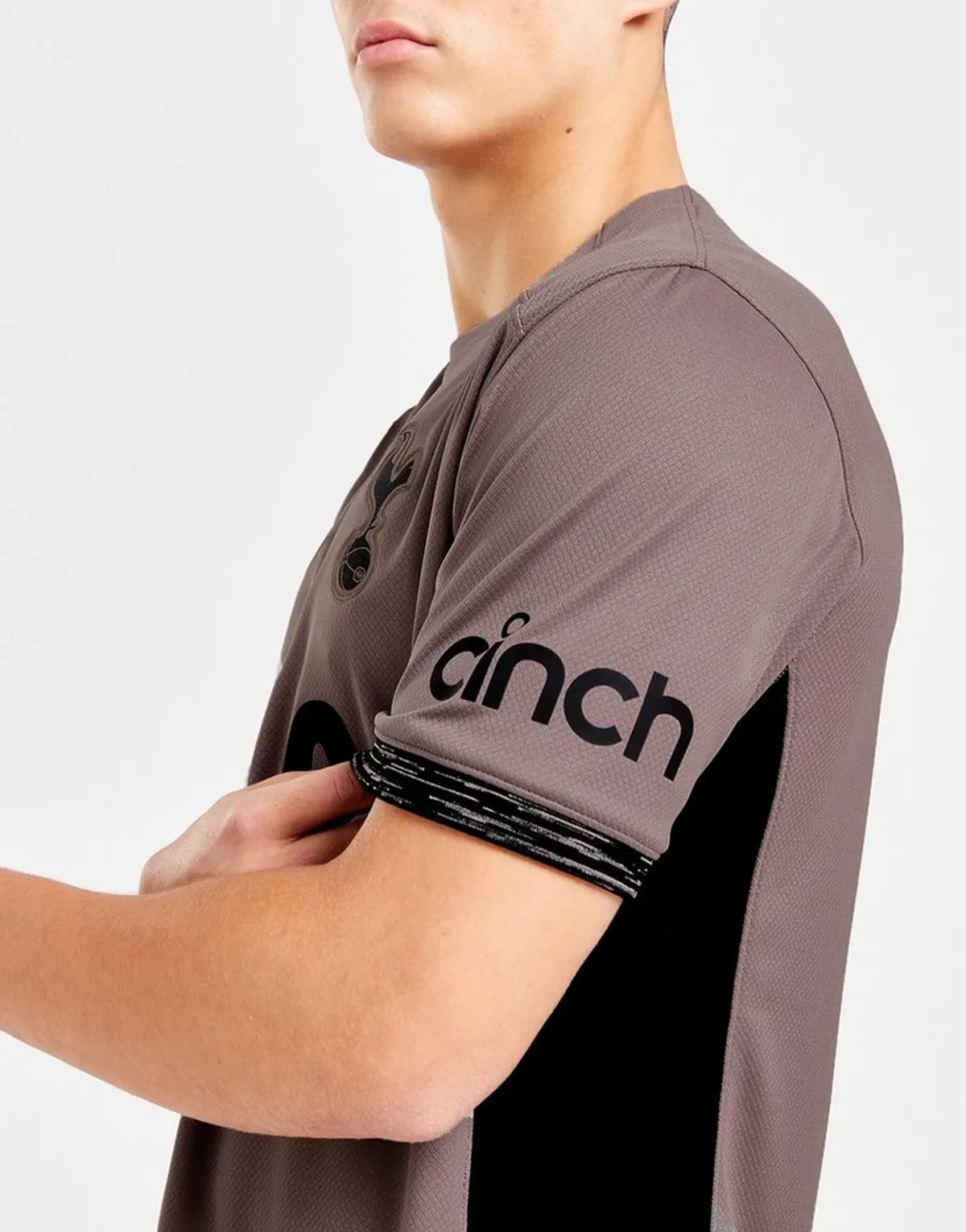 tottenham_hotspurs_tercera_equipacion_23-24_manga