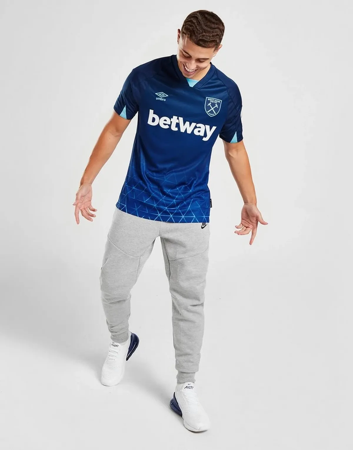 west_ham_united_tercera_equipacion_23-24_modelo